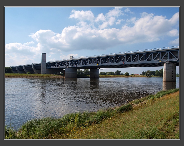 Elberadweg/Labská cyklostezka - Kanalbrücke Magdeburg
