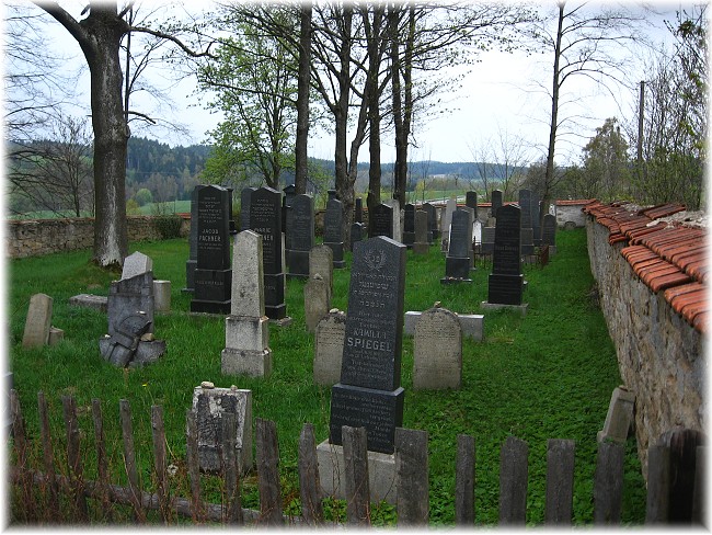 Nová Bystřice, židovský hřbitov