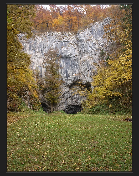 Moravský kras, Býčí skála
