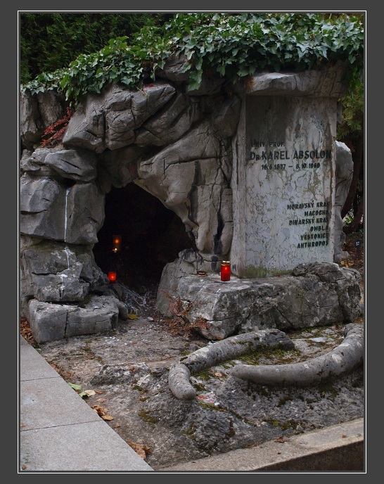 hrob Karla Absolona