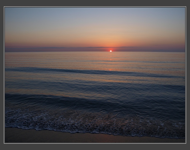 východ slunce nad Tyrhénským mořem
