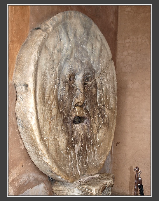 Santa Maria in Cosmedin a legendární Bocca della Verità, Ústa pravdy