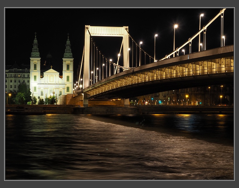 Budapešť
