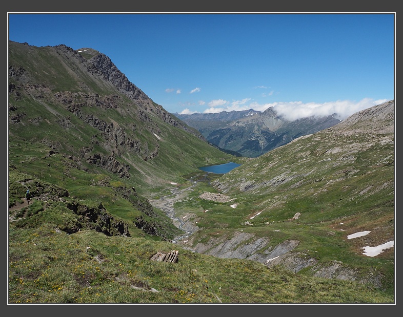 nad jezerem Lac Egorgéou