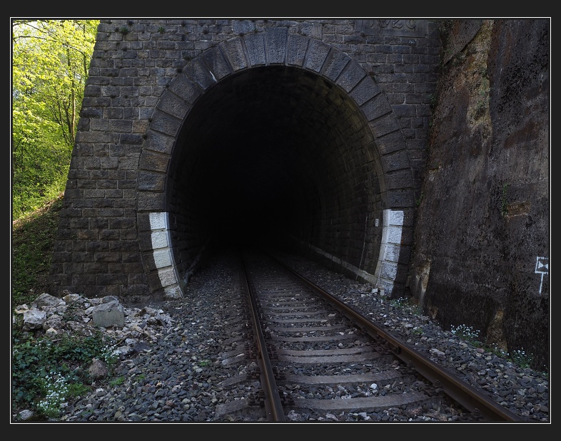 údolí Jablonky, Čachtický tunel