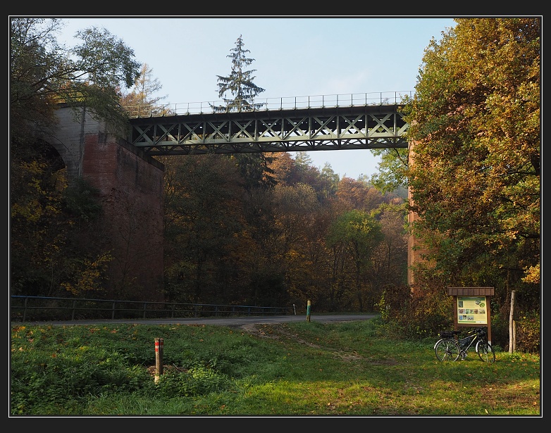 železniční viadukt ze Střelic do Radostic