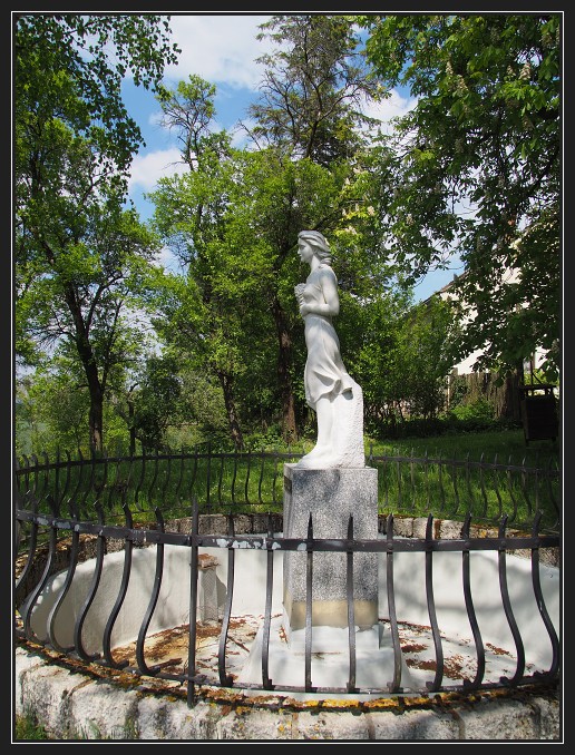 socha Helenky u Podkomorské myslivny