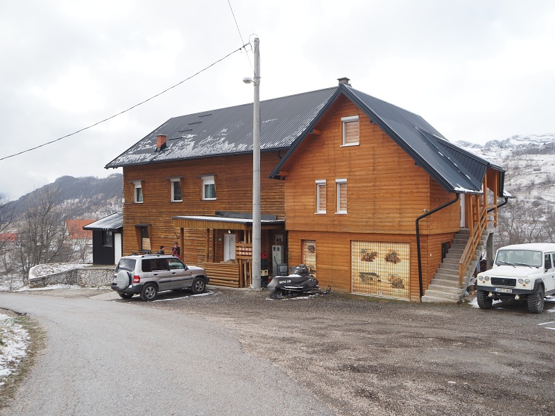 Umoljani
