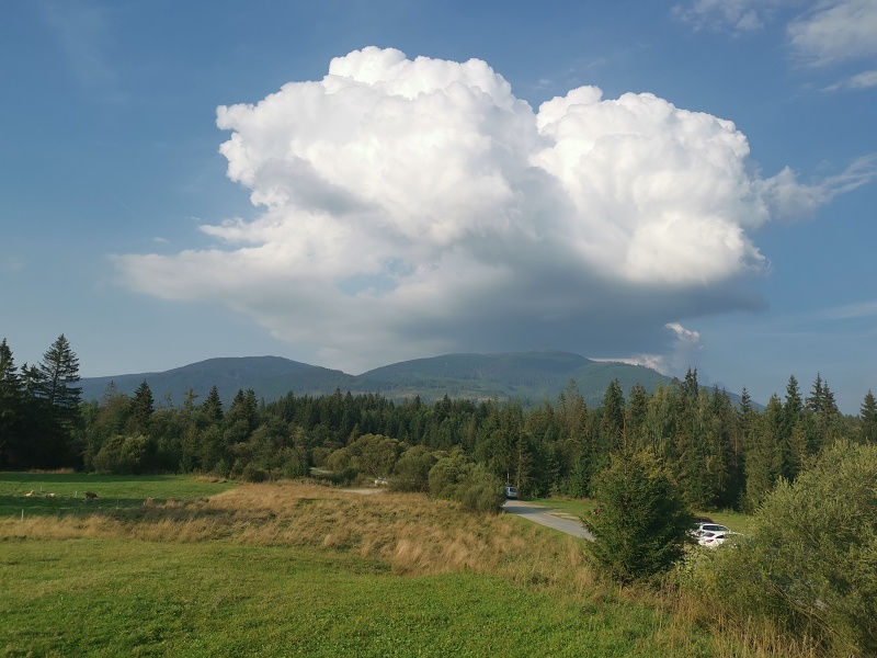 vrchol Babí hory od chaty Slaná voda