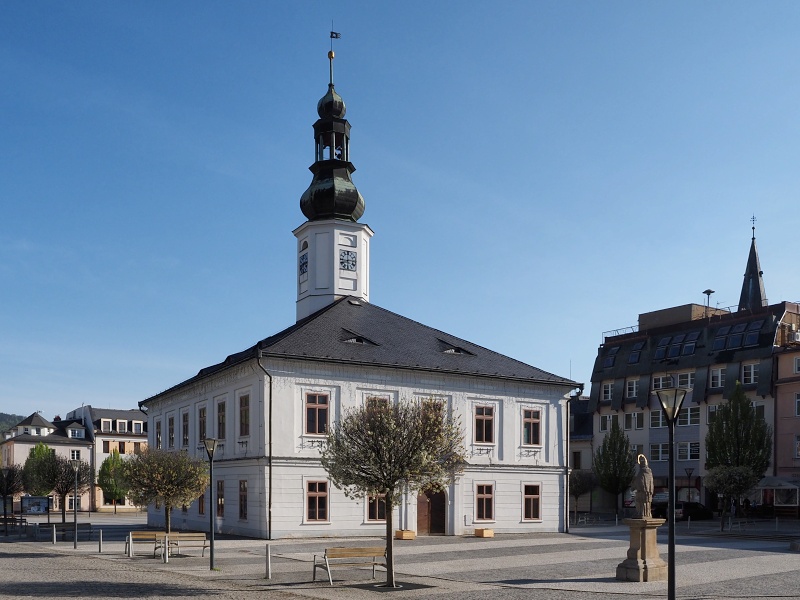 Masarykovo náměstí a městský úřad