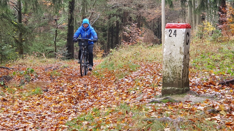 přes Stolečný vrch na Malý Javorník