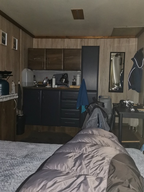 Pod trnkovým stromem