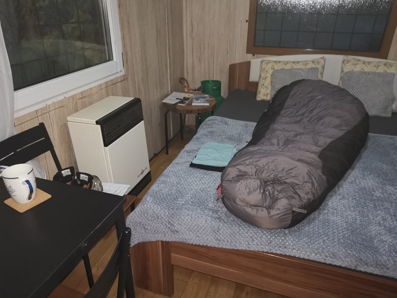 Pod trnkovým stromem