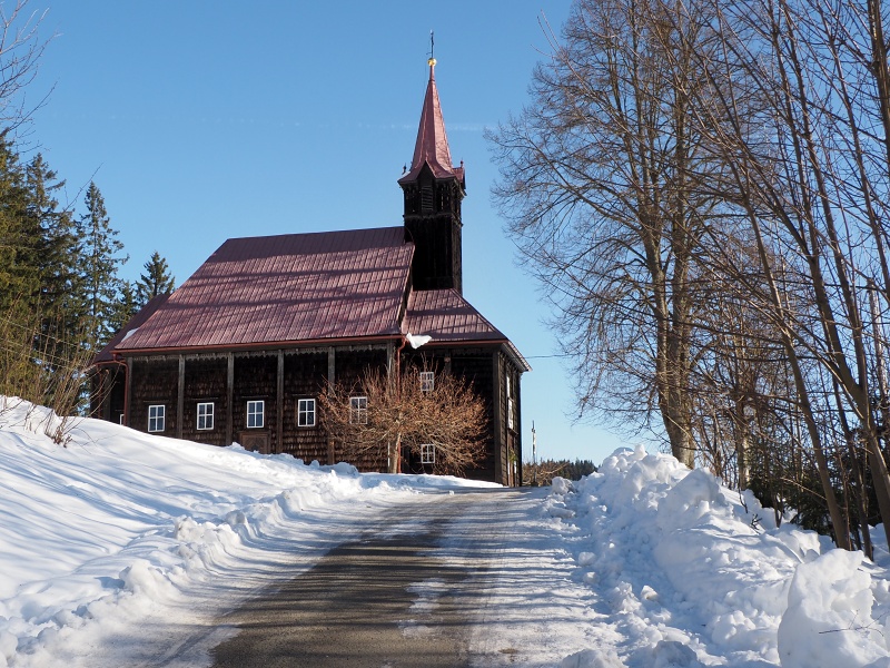 dřevěný kostel Panny Marie Pomocnice křesťanů