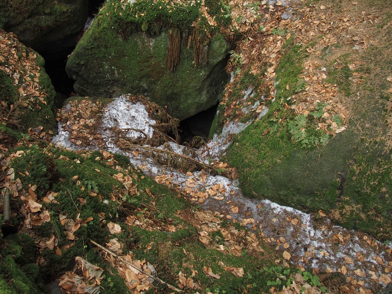 Zaječí roklí