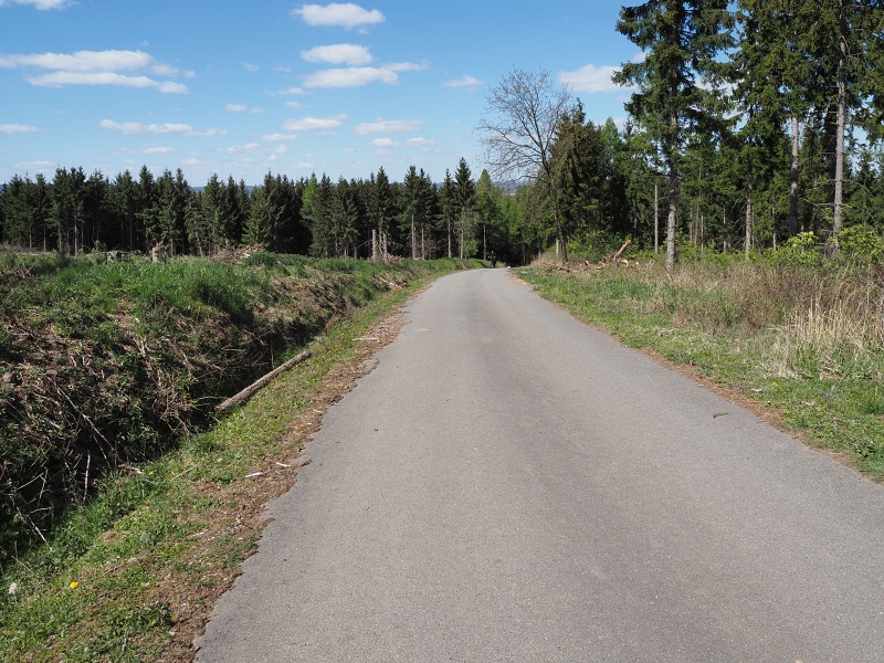 cyklotrasa přes Lhotky